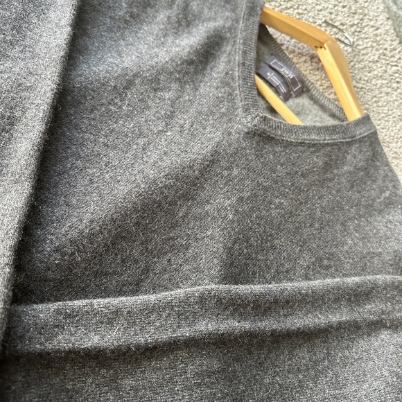 100% Cashmere JWN Nordstrom Gray V-Neck Pullover Sweater Men’s M Quiet Luxury - Picture 6 of 7
